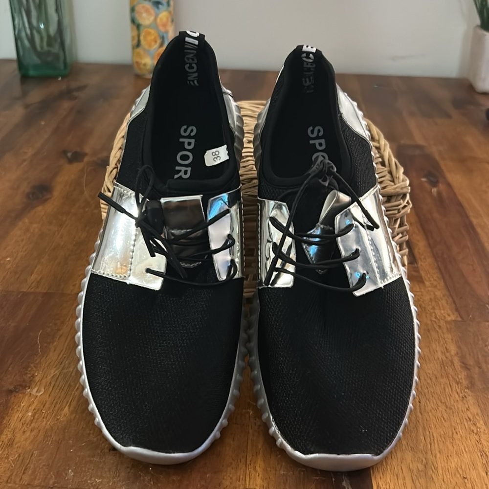 New Nice Sport Women's Lace Up Black Metallic Silver Comfort Plus Sneakers. 7